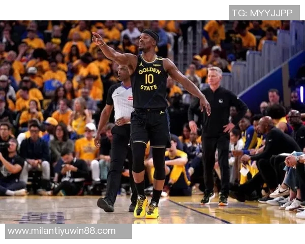 巴特勒表现低迷15投仅5中贡献20分8板5助下半场状态更差仅8投2中